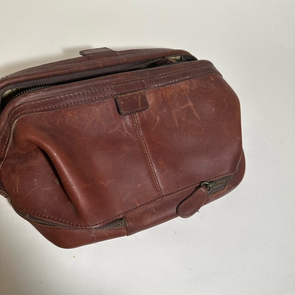 Vintage Bob Timberlake Leather Shaving Bag - Picture 4 of 6